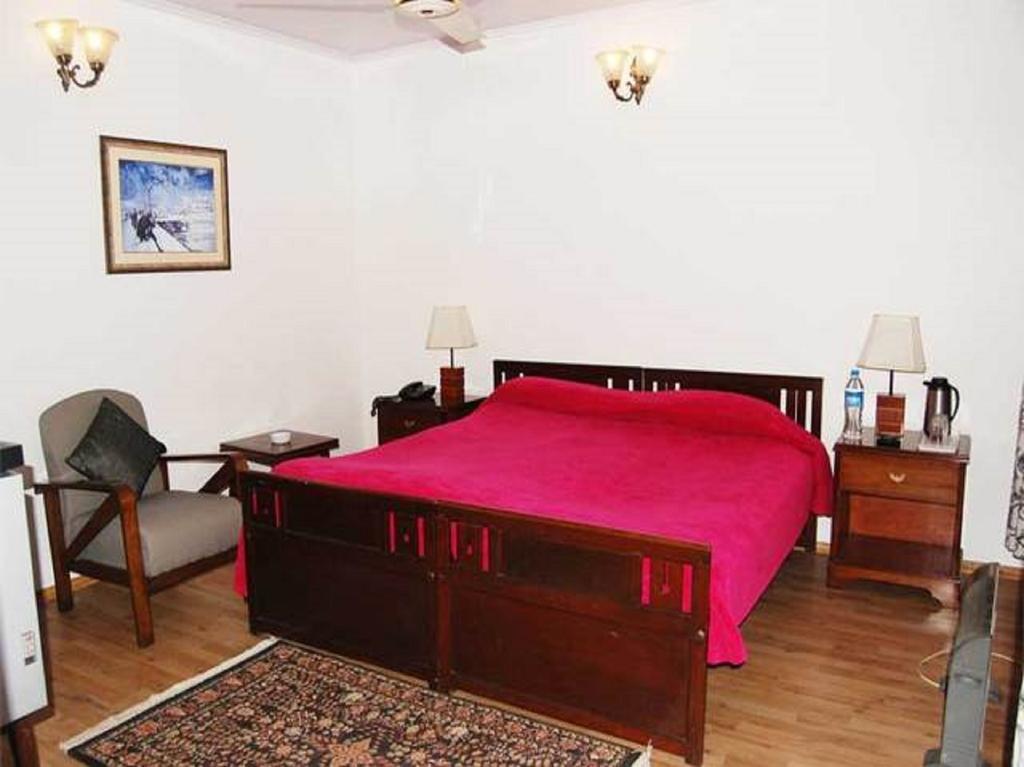 Nedous Hotel Гульмарг Экстерьер фото